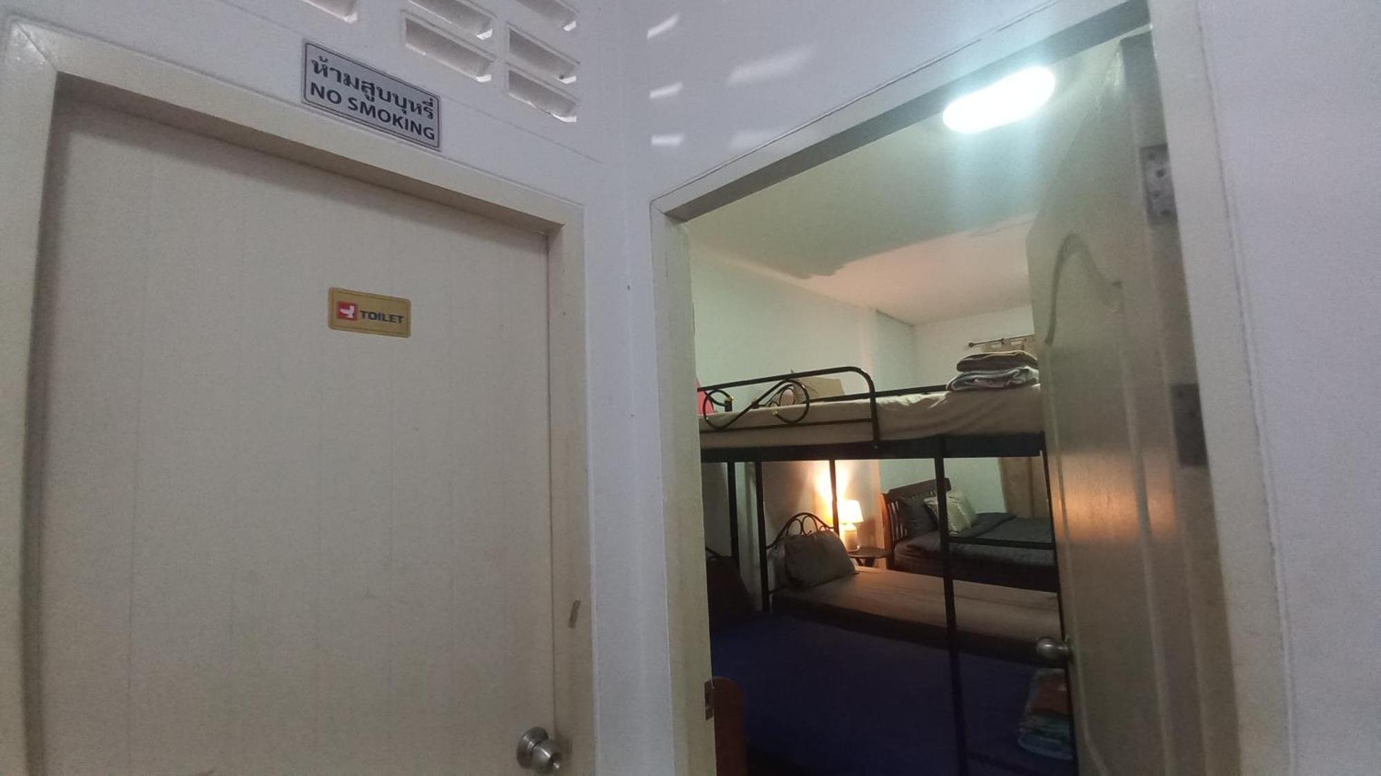 Amaretto Hostel Surat Thani Exterior foto